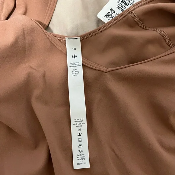 Lululemon Top - Picture 7 of 8